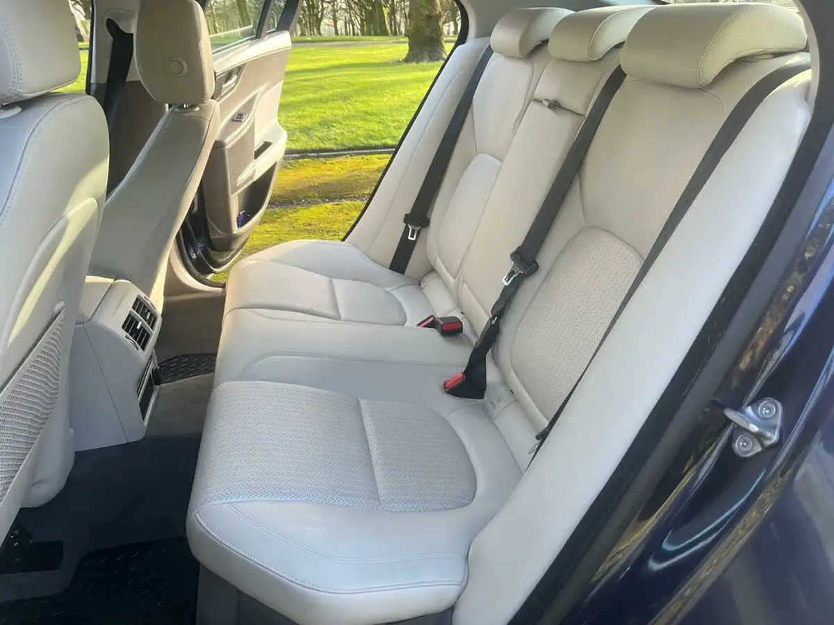 2015-jaguar-xe-20td-portfolio-180ps-auto-big-14