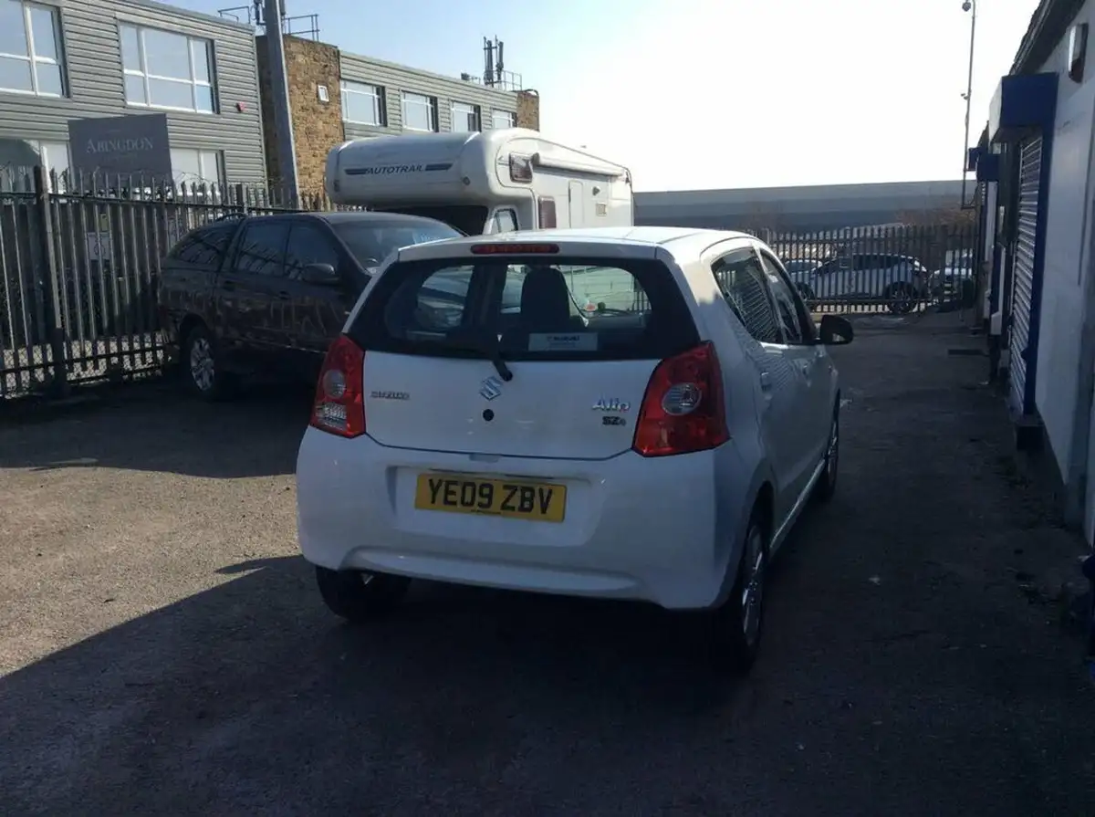 2009-suzuki-alto-10-sz4-big-4
