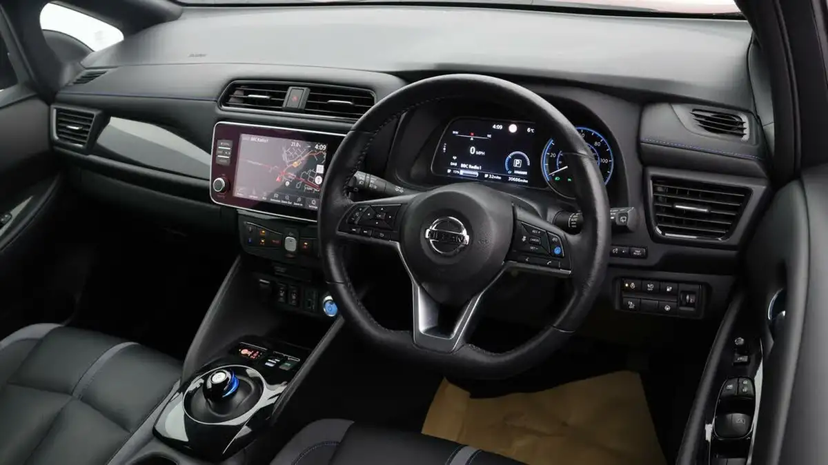 2021-nissan-leaf-e-e-tekna-big-8