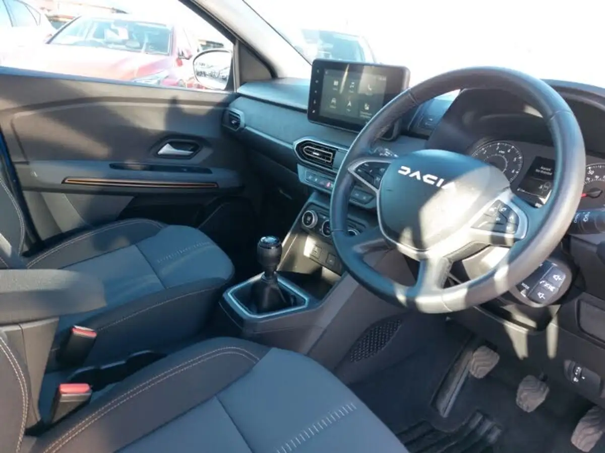 2024-dacia-sandero-stepway-10-tce-extreme-90bhp-big-10