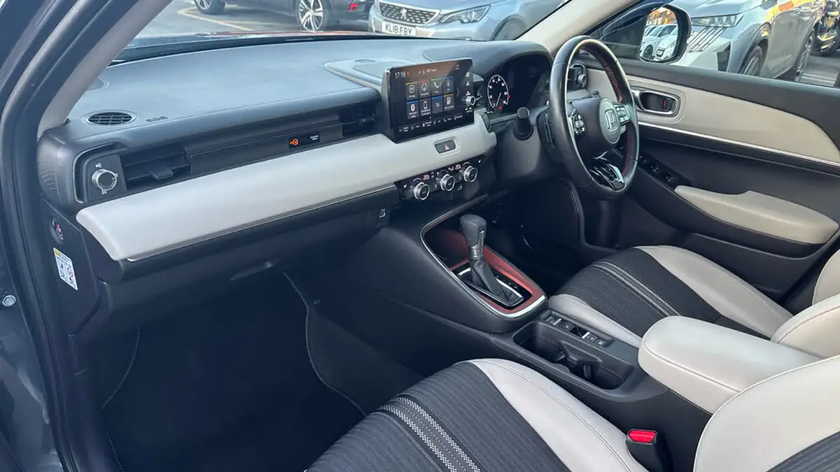 2023-honda-hr-v-15-i-mmd-advance-style-big-11