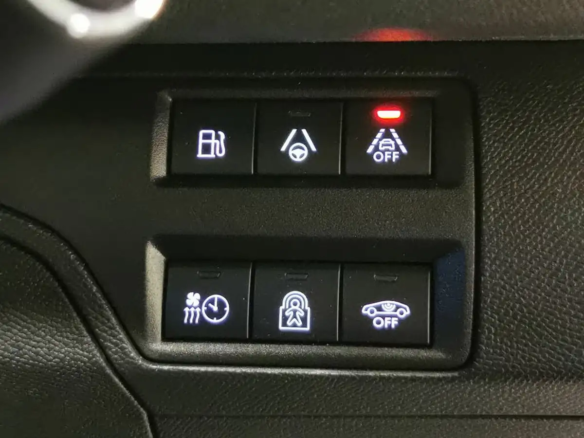 2023-peugeot-3008-suv-16-puretech-gt-225bhp-hybrid-big-22