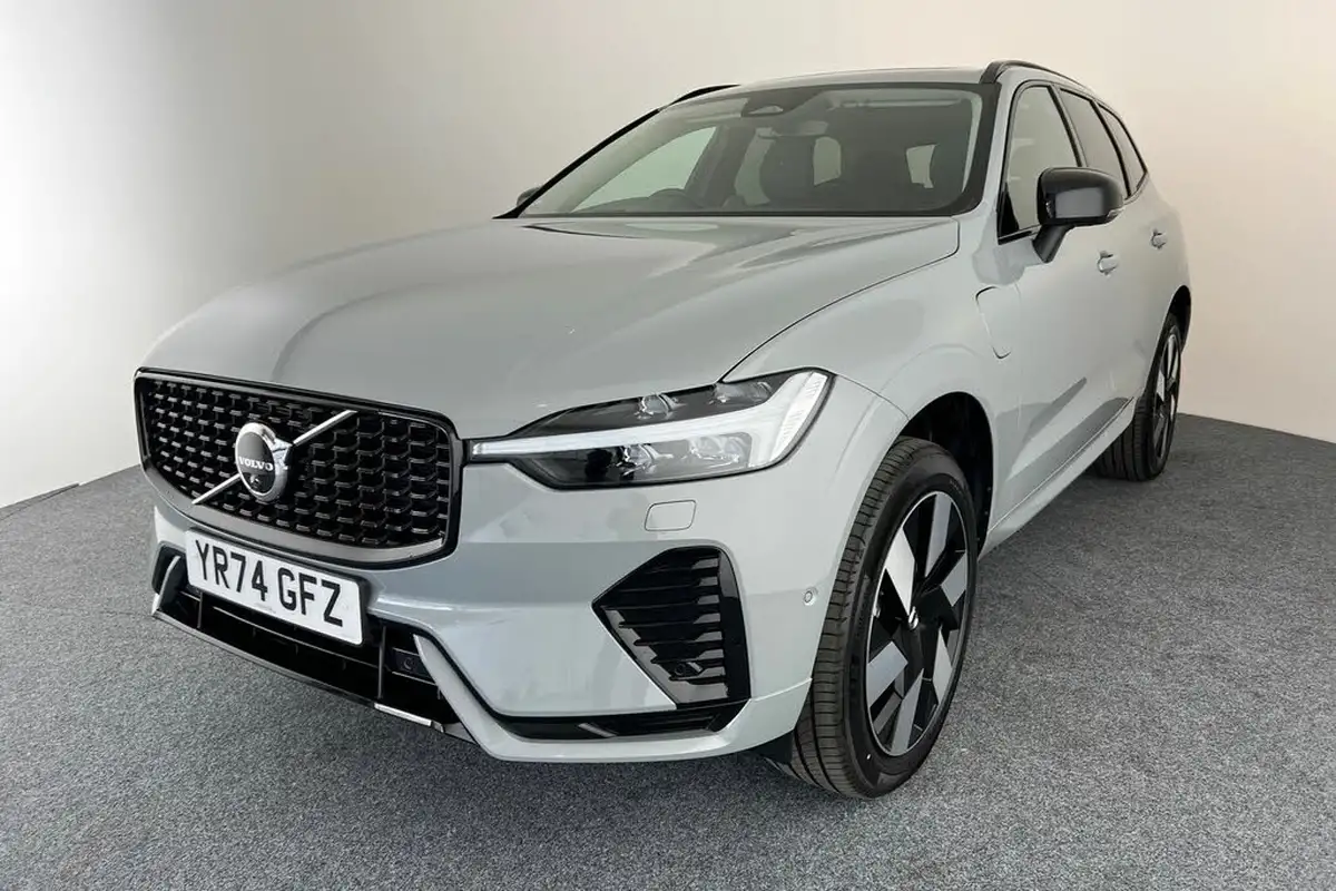 2024-volvo-xc60-20-t8-ultimate-dark-big-25