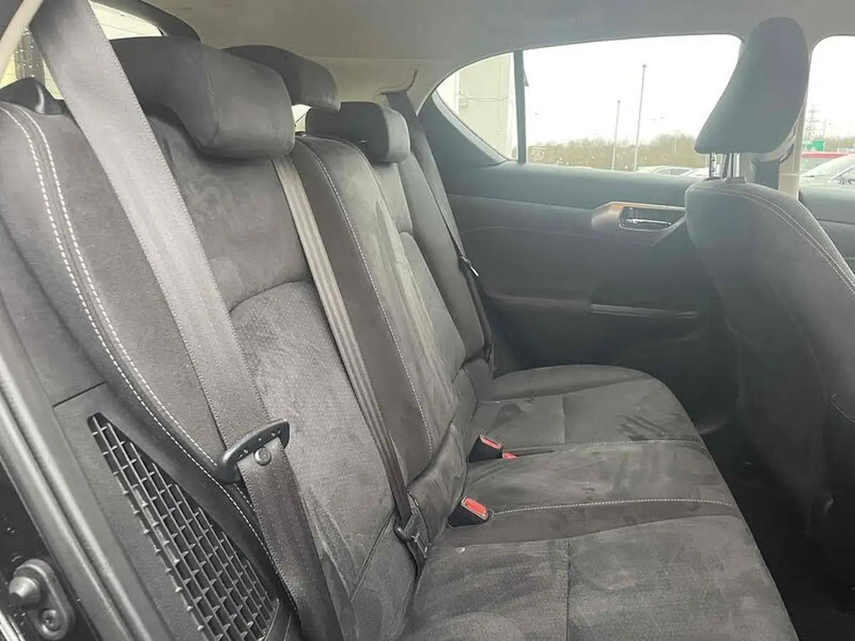 2020-lexus-ct-200h-18-ct-big-41