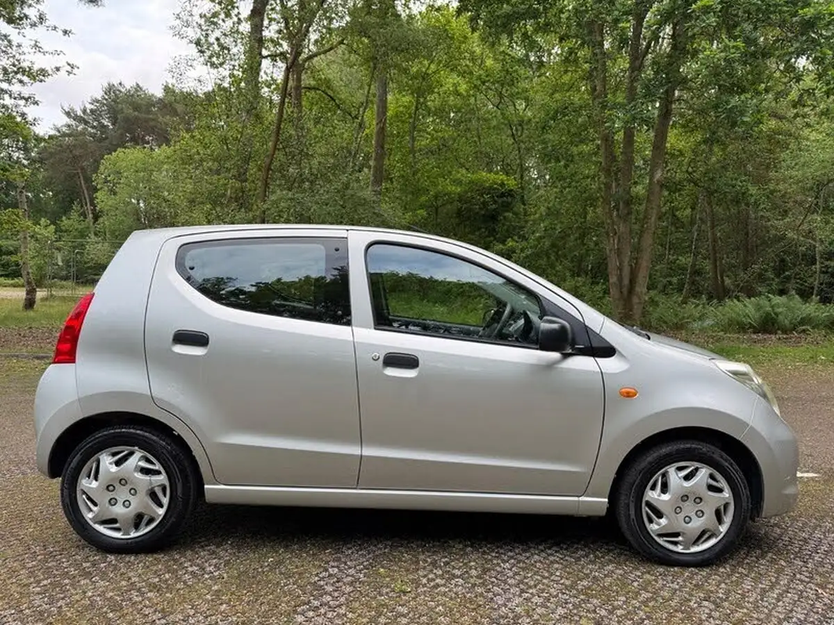 2014-suzuki-alto-10-sz-big-4