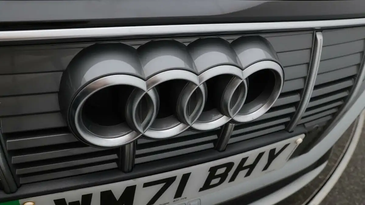 2022-audi-e-tron-50e-technik-sportback-big-24