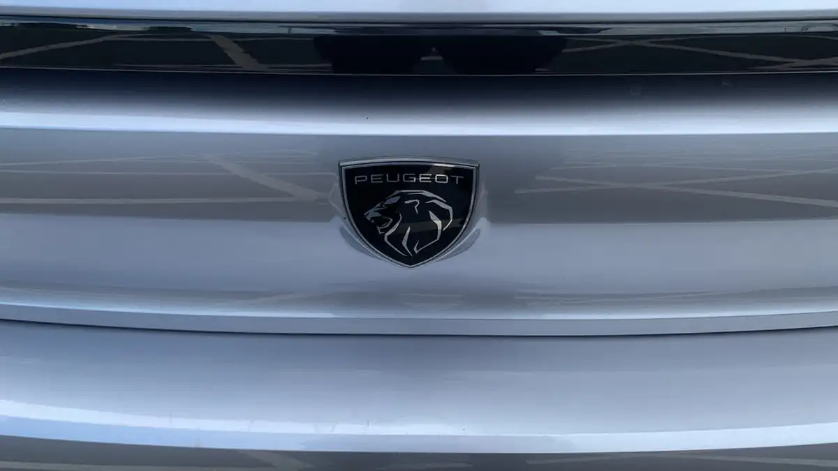 2024-peugeot-308-12-puretech-gt-130ps-ss-eat8-big-25