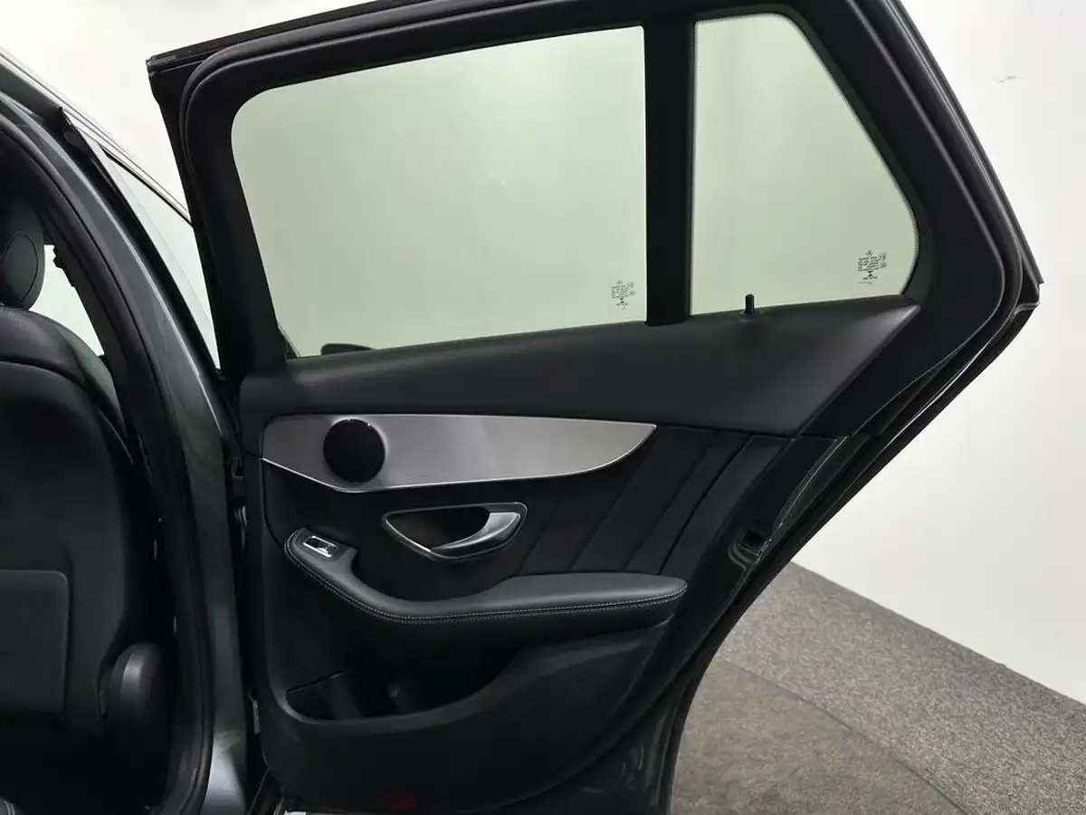 2018-mercedes-benz-c-class-15-c200-amg-line-ss-estate-5d-big-42
