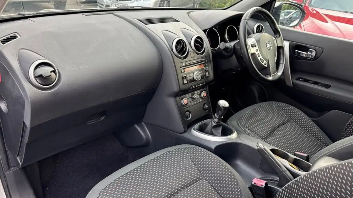 2009-nissan-qashqai-15td-acenta-big-22