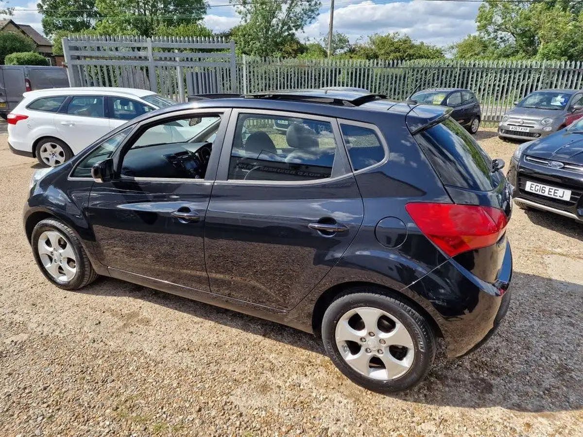 2015-kia-venga-16td-3-sat-nav-big-7