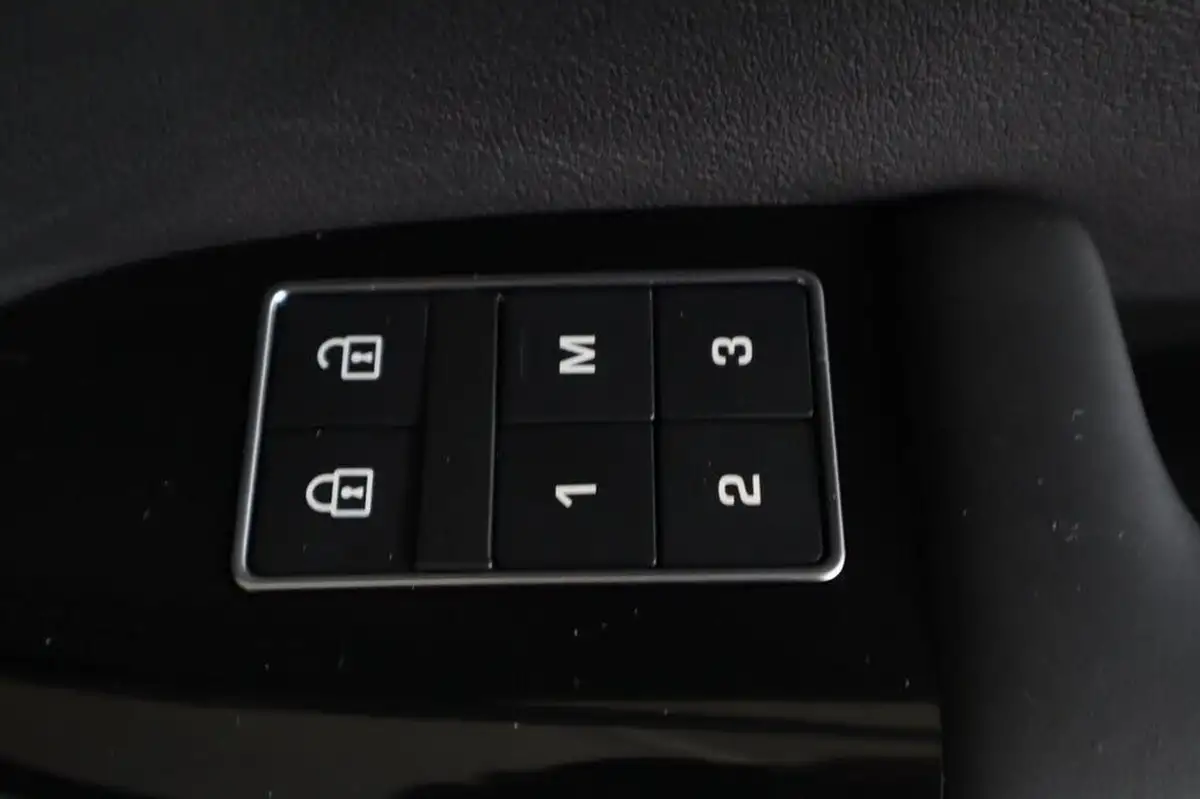2020-land-rover-range-rover-sport-20-p400e-hse-silver-big-27