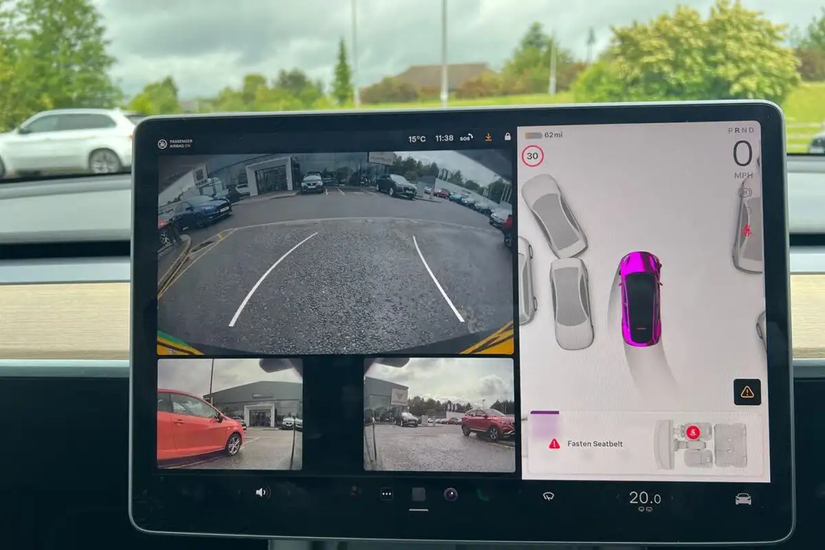2022-tesla-model-y-e-long-range-big-17