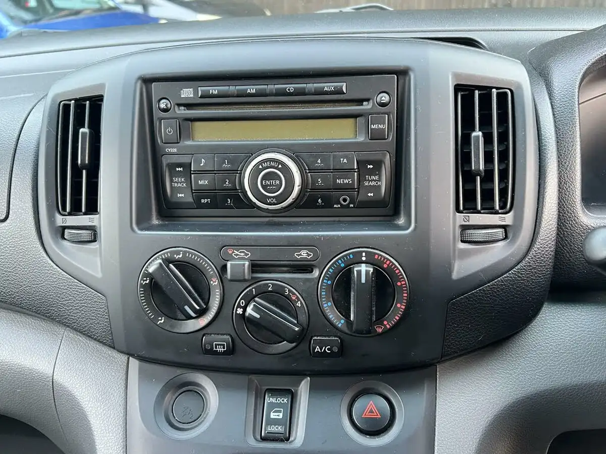 2011-nissan-nv200-15td-se-85bhpeuro-5-combi-5seater-big-27