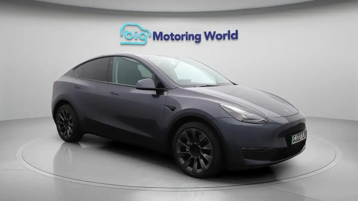 2022-tesla-model-y-e-long-range-big-1