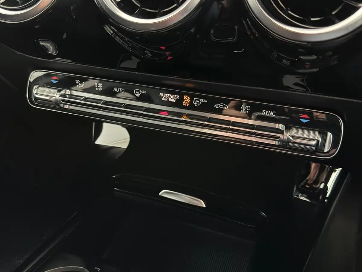 2019-mercedes-benz-a-class-15d-a180d-amg-line-executive-hatchback-5d-7g-dct-big-33