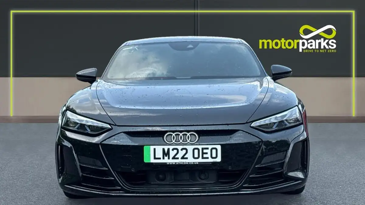2022-audi-rs-e-tron-gt-e-big-7