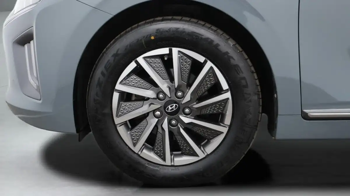 2021-hyundai-ioniq-e-premium-electric-100kw-big-18