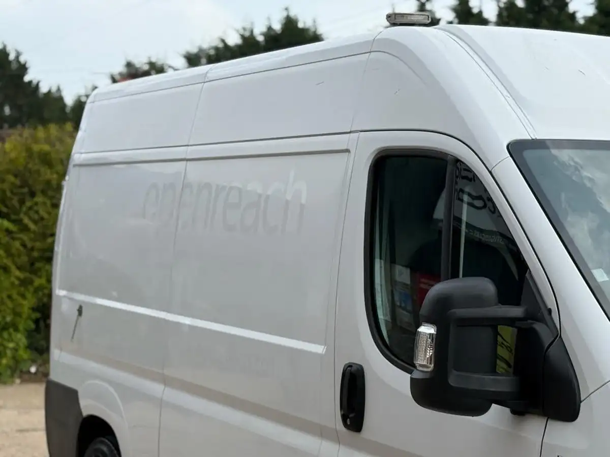 2017-fiat-ducato-20td-35-lh2-panel-big-21