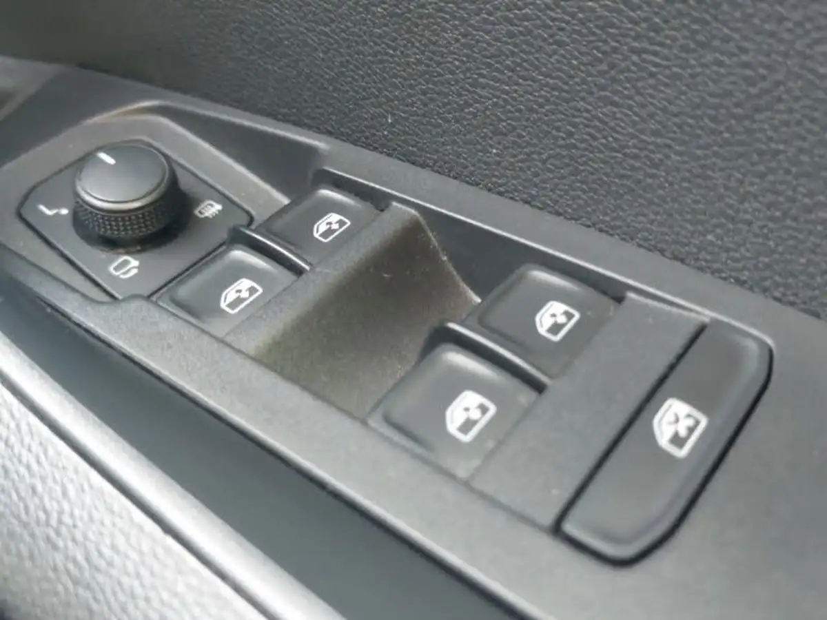2020-skoda-karoq-15-tsi-se-l-dsg-big-12