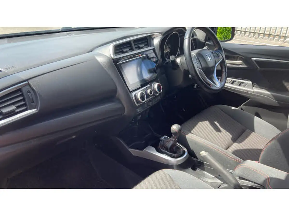 2019-honda-jazz-15-i-vtec-sport-navi-big-1