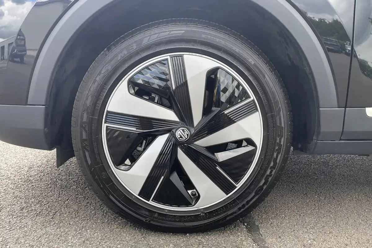 2024-mg-zs-suv-e-trophy-connect-ev-156ps-long-range-big-22