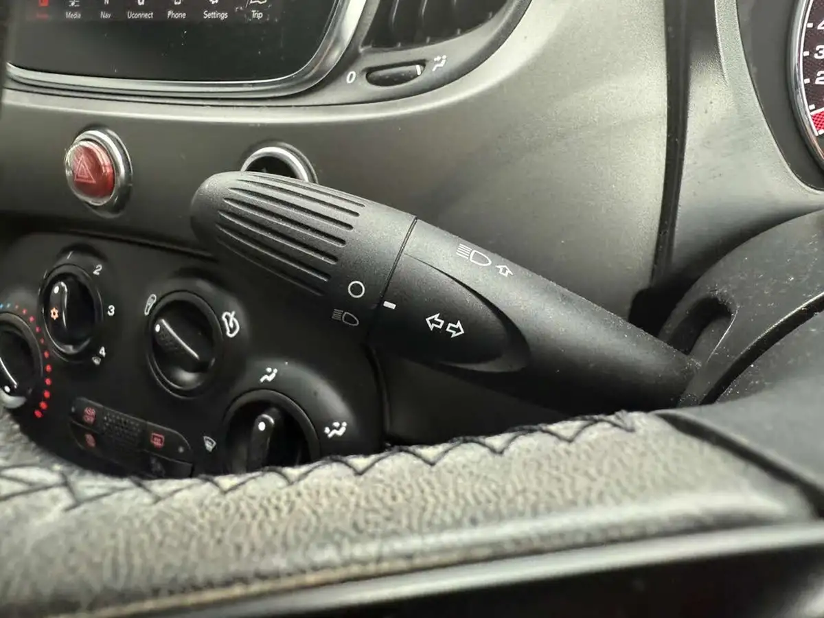 2020-fiat-500-12-rock-star-big-25