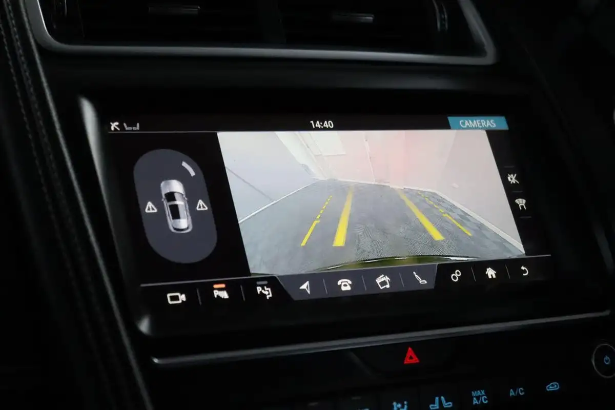 2019-jaguar-e-pace-20-i4d-r-dynamic-hse-180ps-big-36