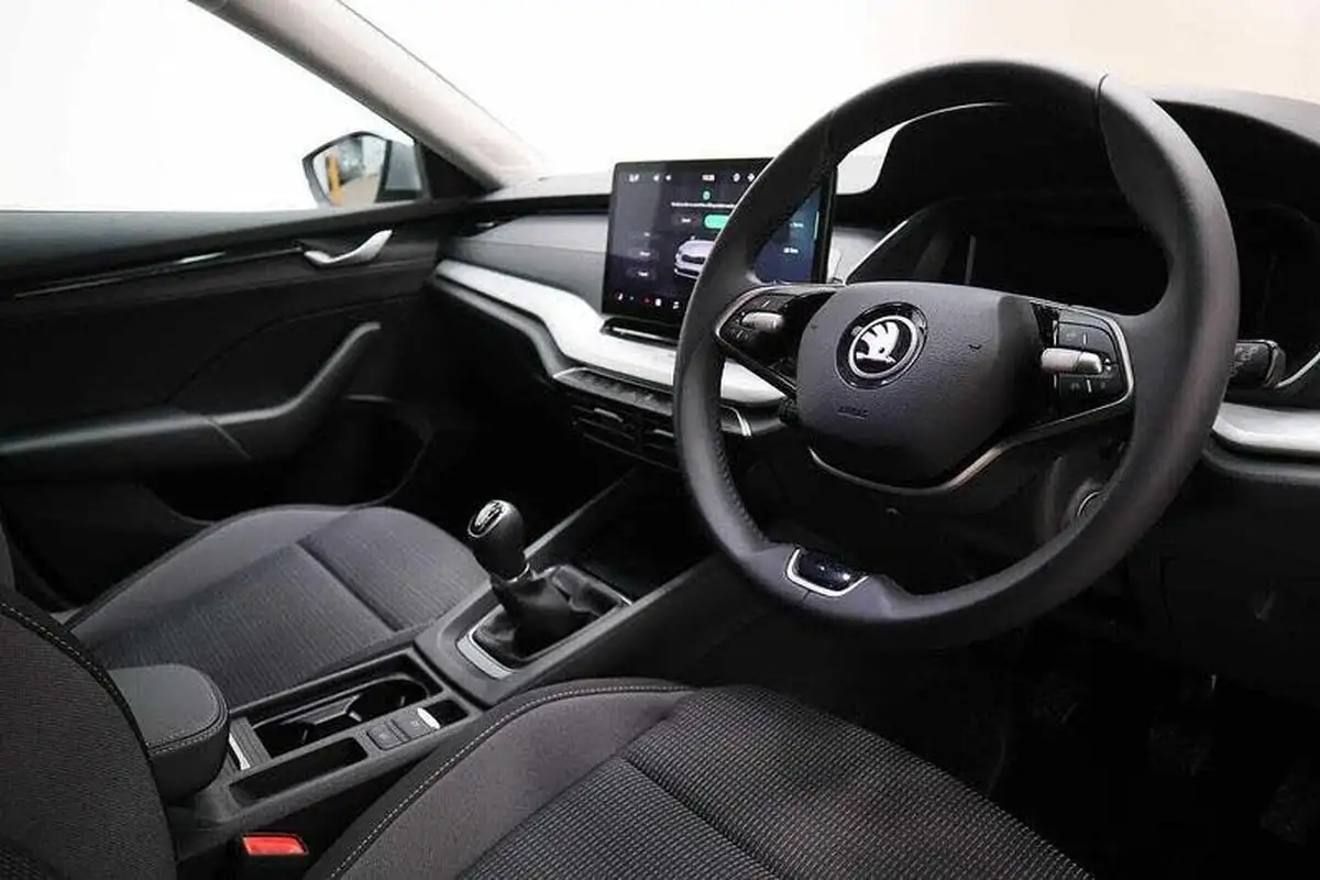 2024-skoda-octavia-15-tsi-se-technology-116ps-estate-big-5