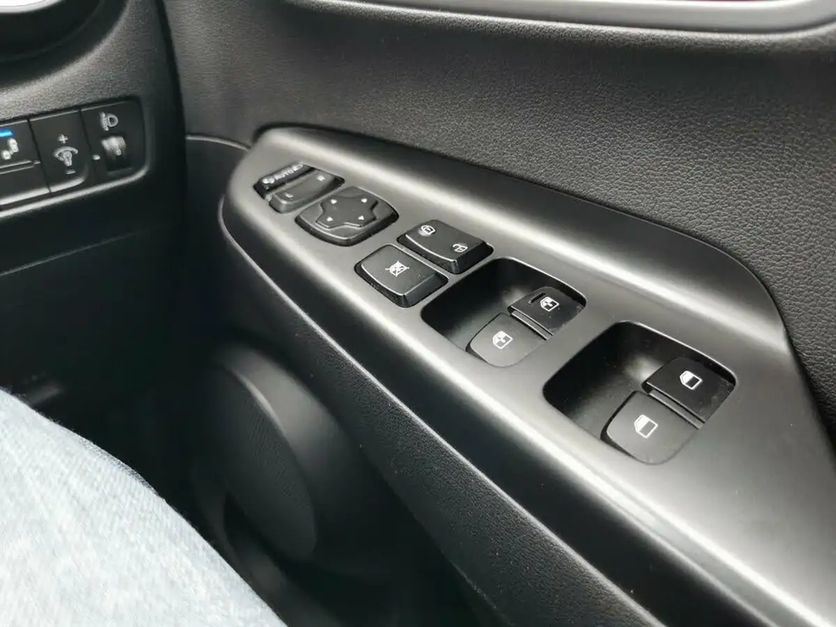 2020-hyundai-kona-e-premium-204ps-big-21