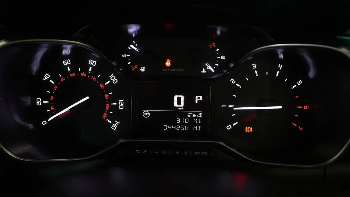 2023-citroen-c3-12-puretech-shine-plus-110ps-ss-eat6-big-10