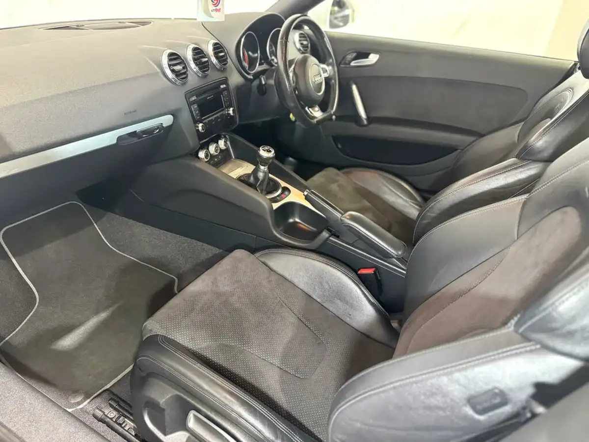 2013-audi-tt-coupe-18-tfsi-s-line-big-13