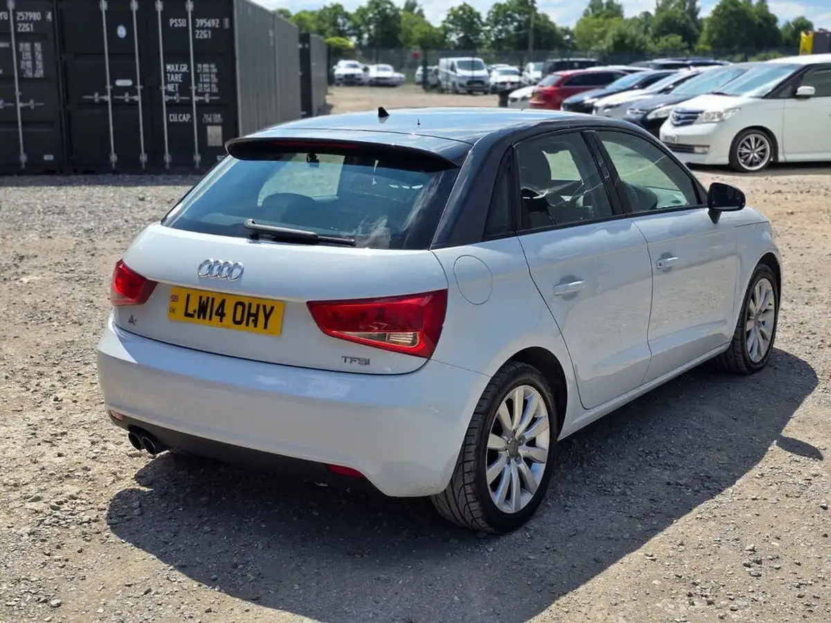 2014-audi-a1-big-18