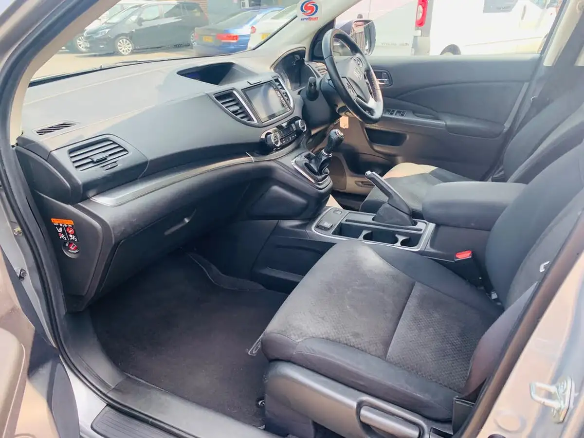 2017-honda-cr-v-16i-dtec-se-plus-navi-120ps-2wdss-big-4