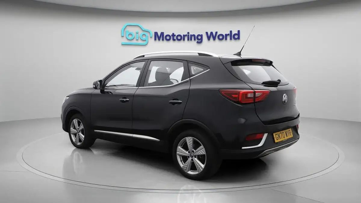 2020-mg-zs-suv-e-exclusive-ev-big-5