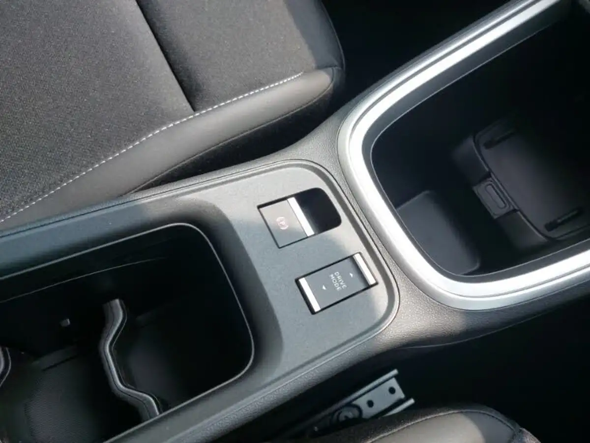 2025-jeep-avenger-12-gse-summit-e-hybrid-48v-auto-big-16
