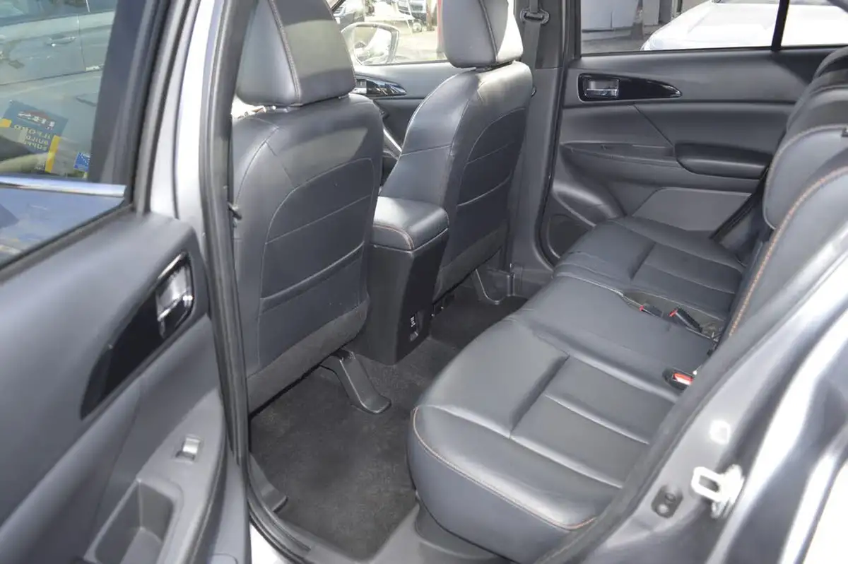 2018-mitsubishi-eclipse-cross-15-4-auto-big-9