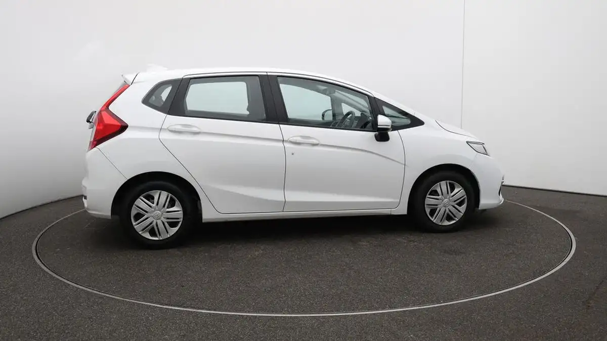 2019-honda-jazz-13-i-vtec-s-big-48