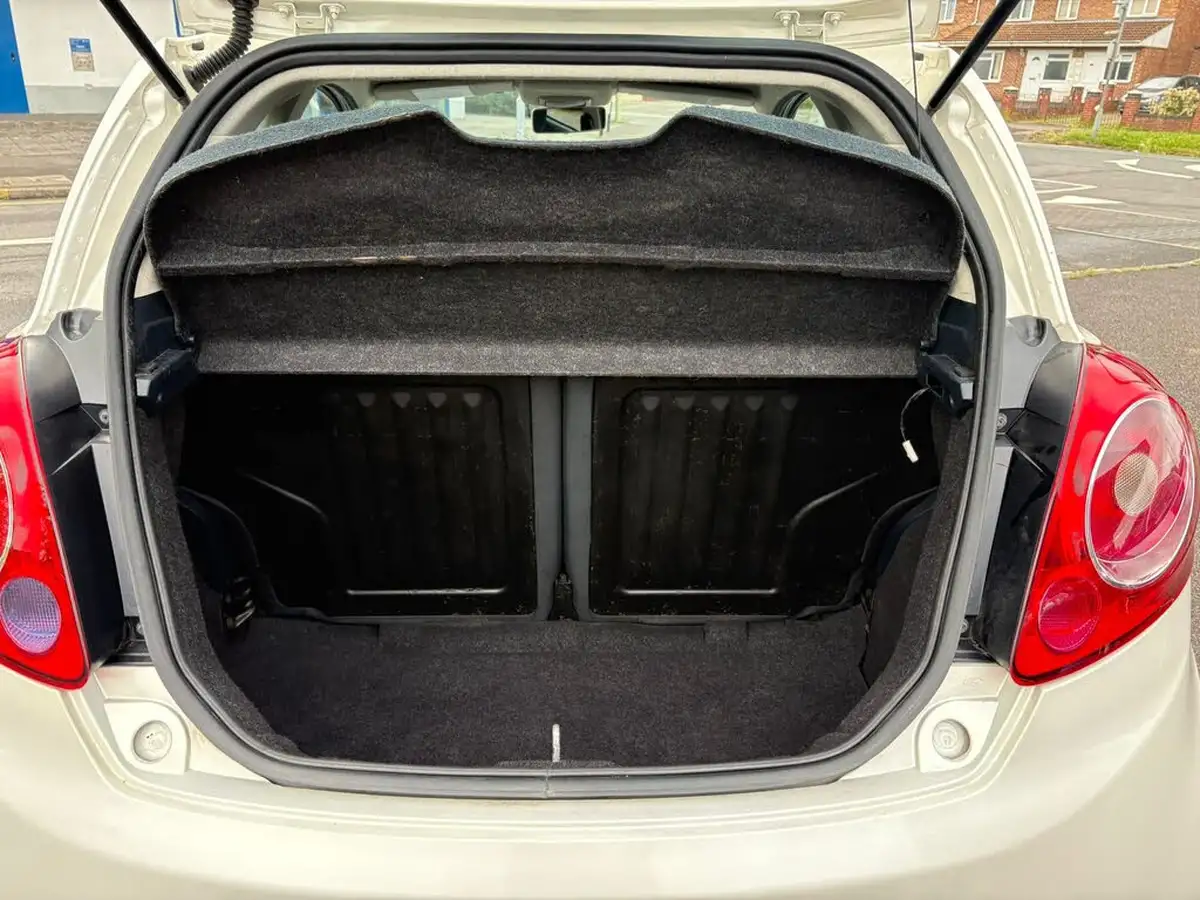2013-ford-ka-12-titanium-big-11