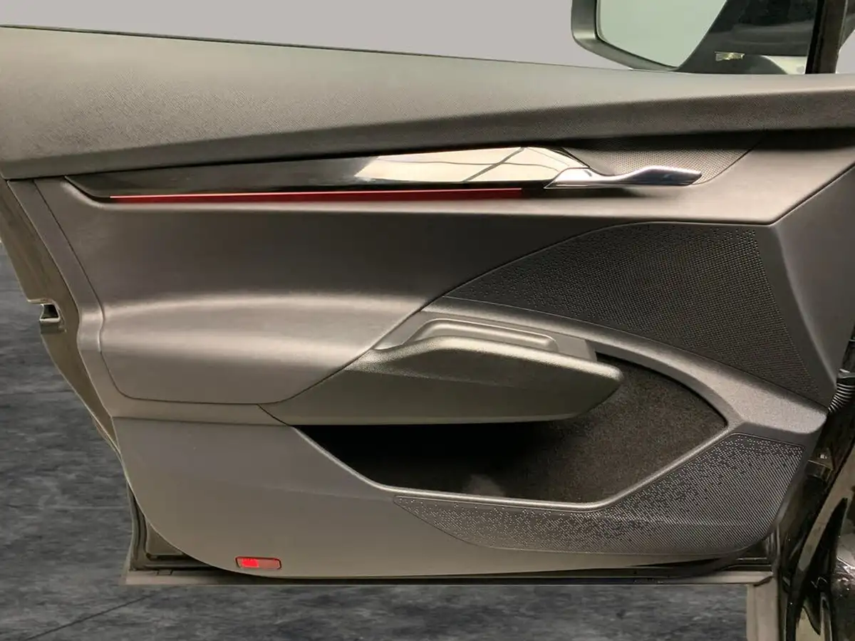 2022-skoda-enyaq-e-60-big-33