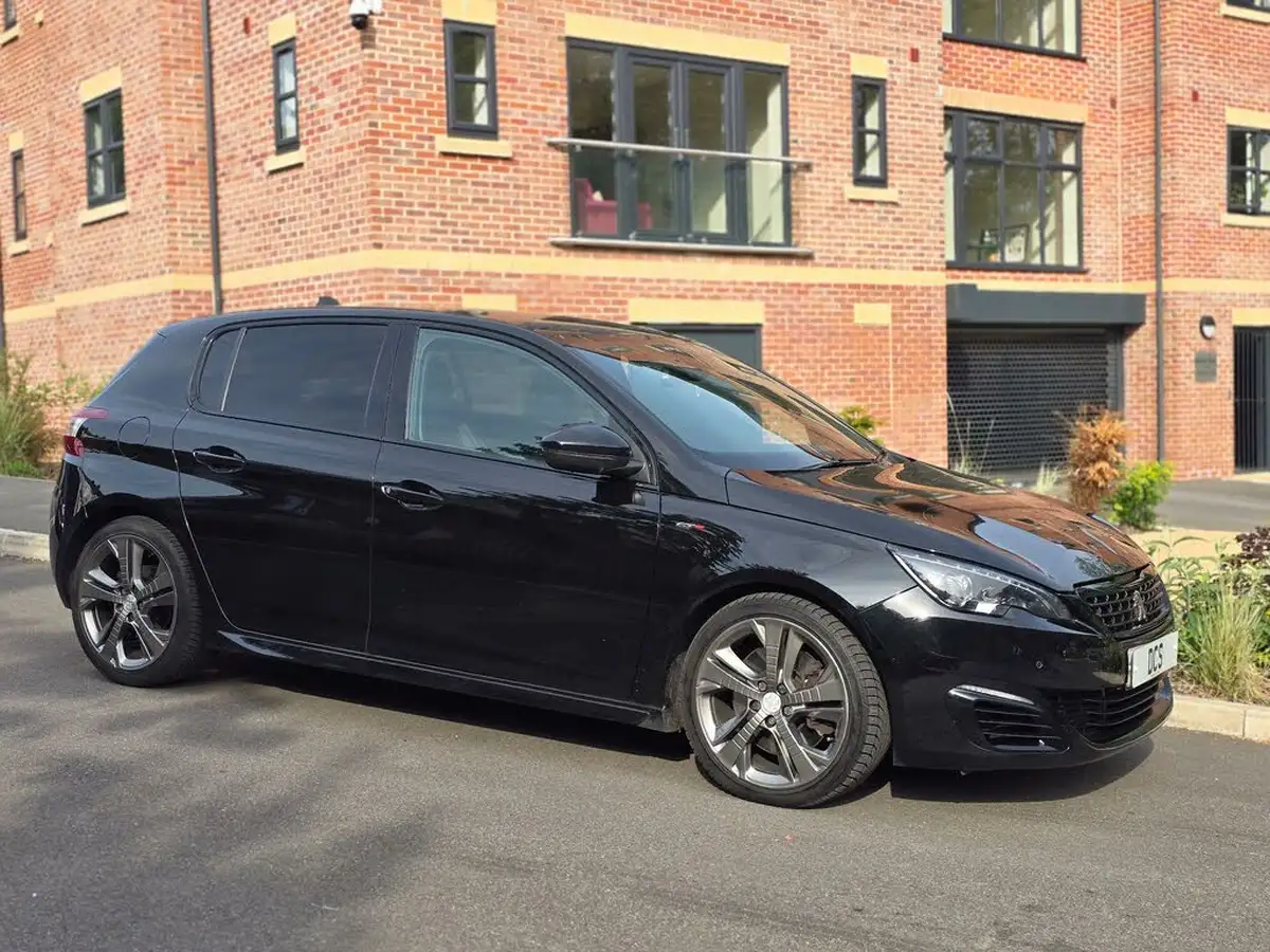 2016-peugeot-308-20-bluehdi-gt-eat6-big-5