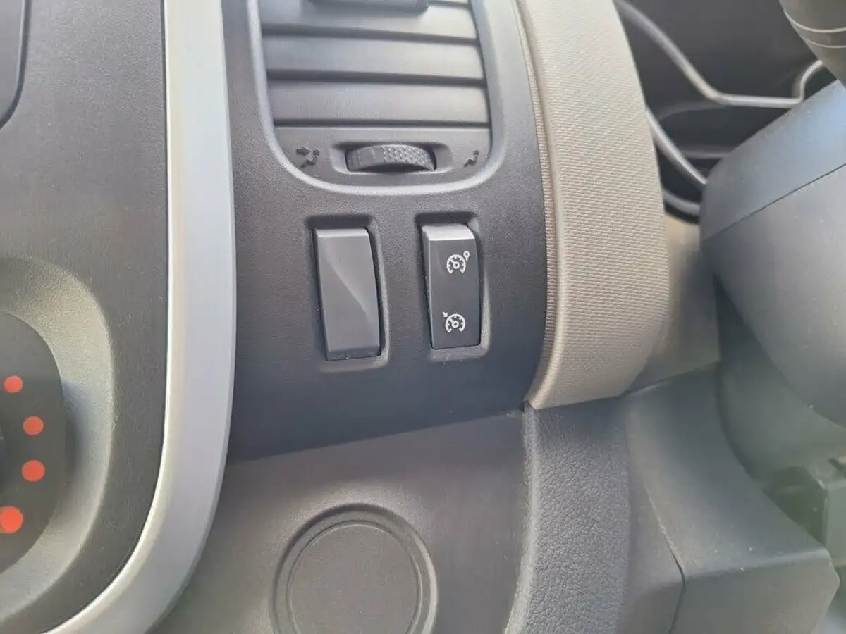 2019-nissan-nv300-16dci-tekna-l1h1-120ps-10t-panel-van-big-25