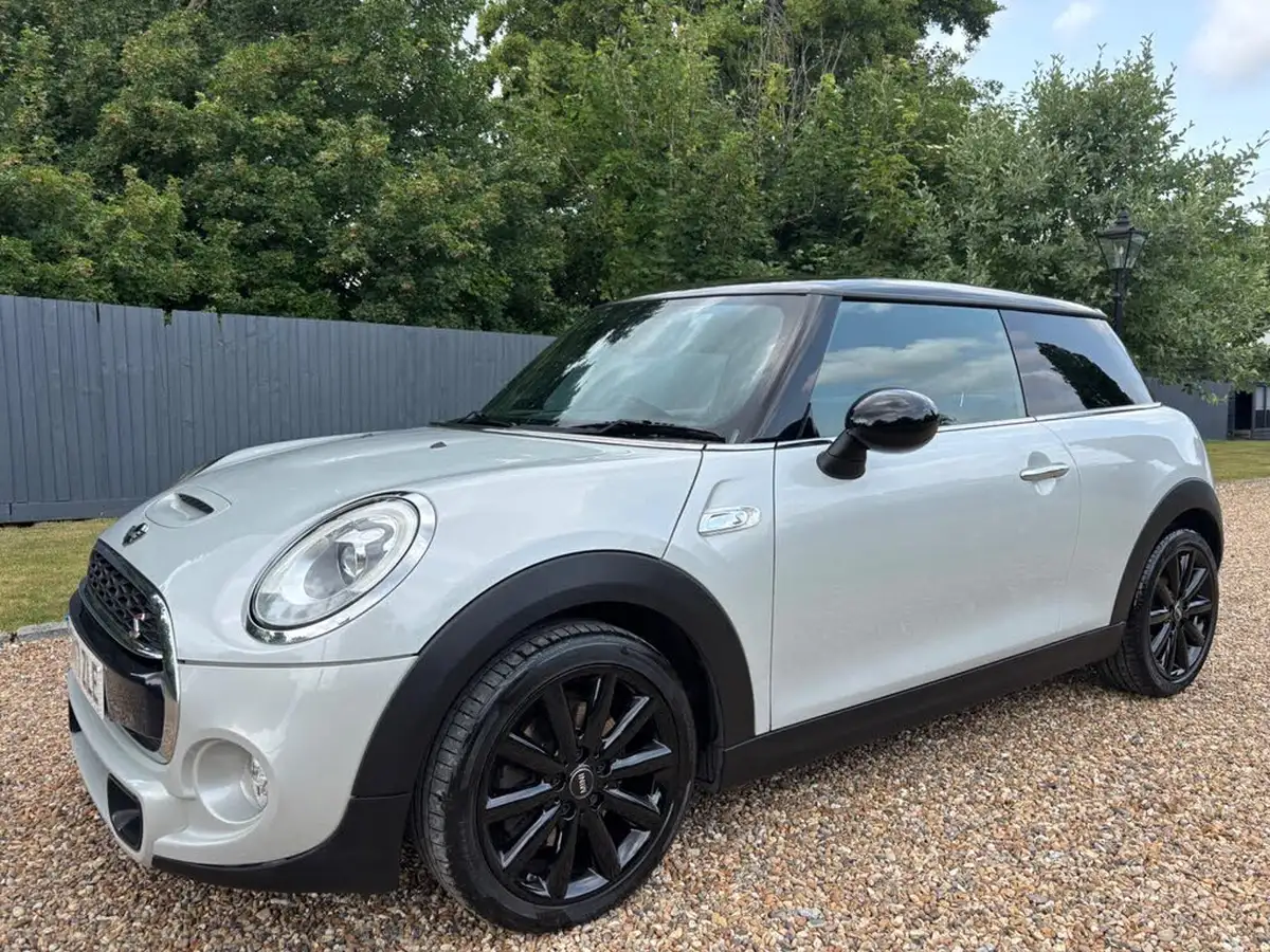 2017-mini-cooper-20-cooper-s-chili-ss-hatchback-3d-big-13