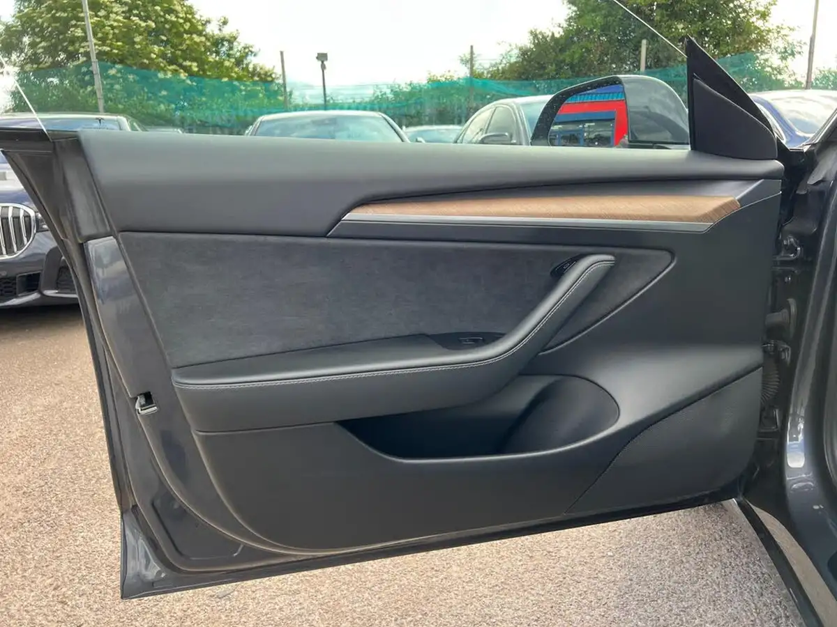 2021-tesla-model-3-e-long-range-4x4-big-29