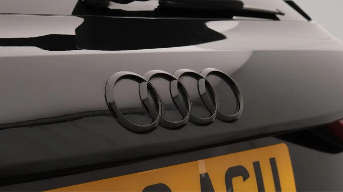 2022-audi-rs3-25-tfsi-sportback-5d-big-22