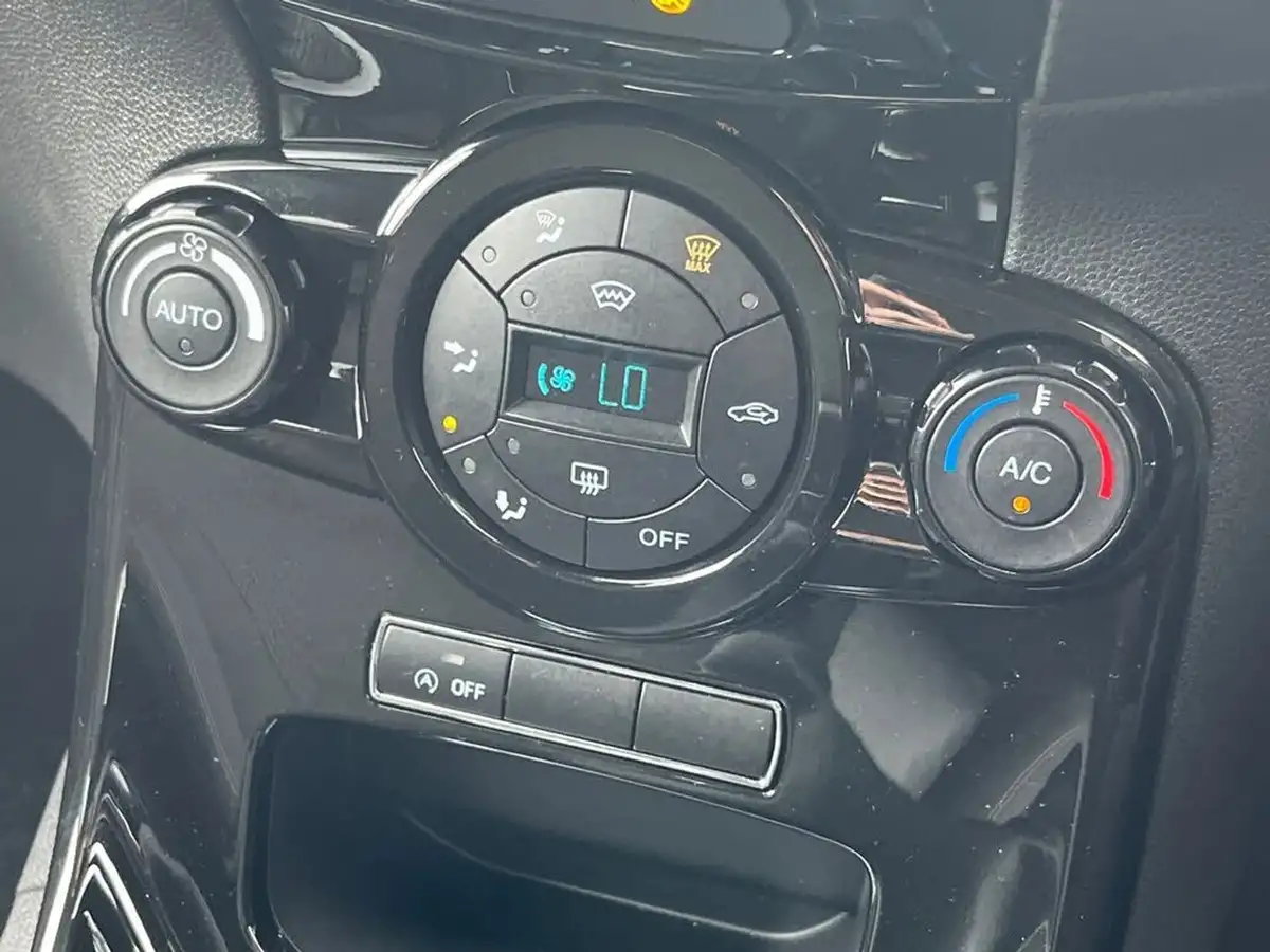 2017-ford-fiesta-10t-titanium-100ps-ecoboost-ss-5d-big-13