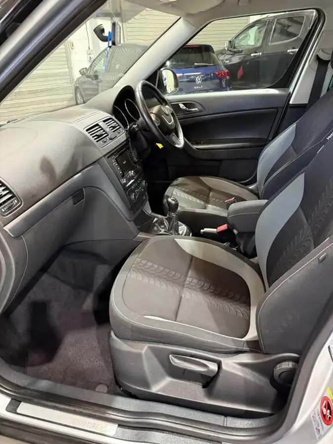 2013-skoda-yeti-20td-adventure-140bhp-4x4-big-13