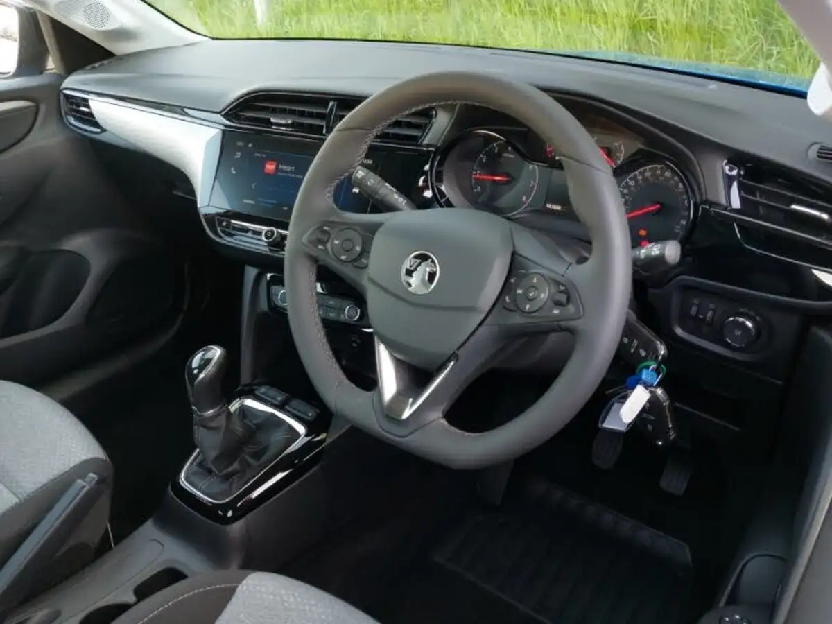 2024-vauxhall-corsa-12i-design-big-11