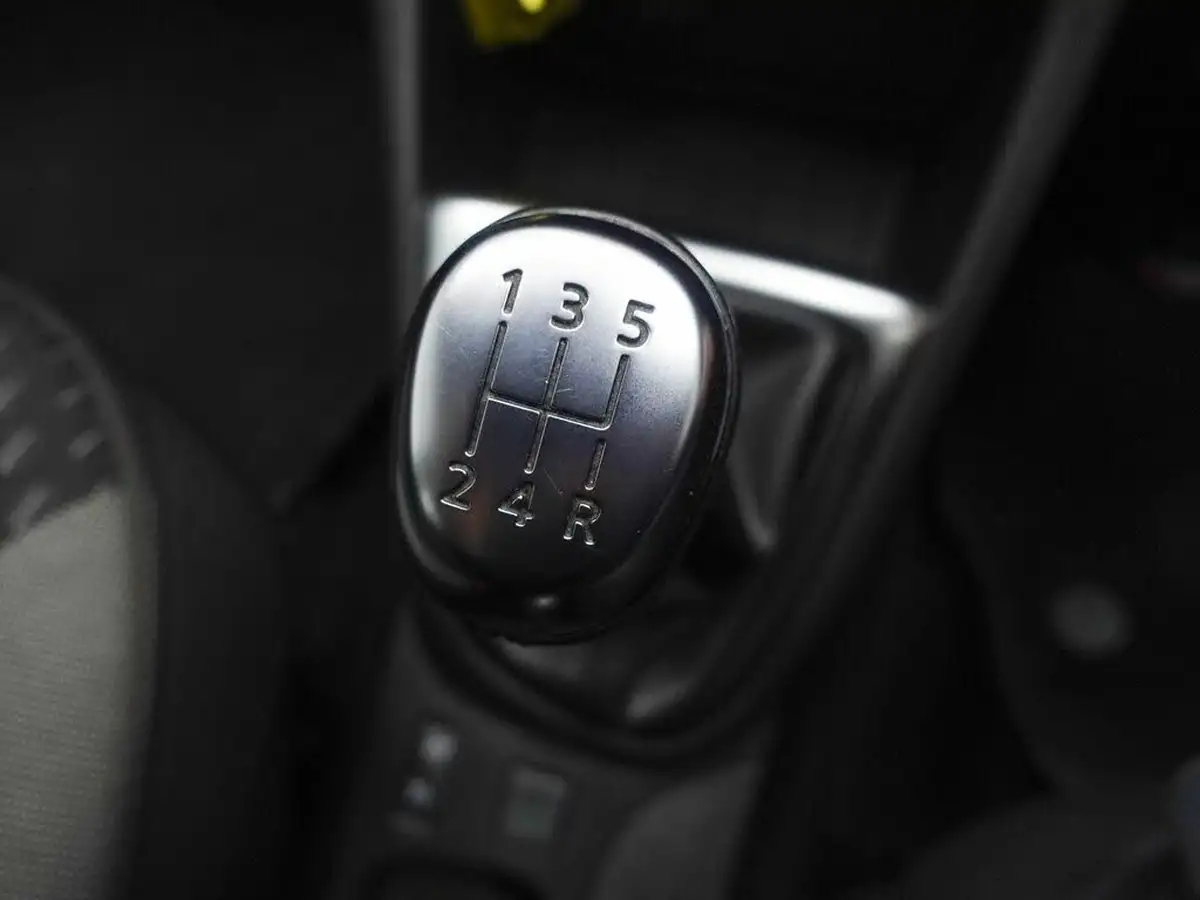 2017-renault-captur-09-tce-dynamique-nav-big-25