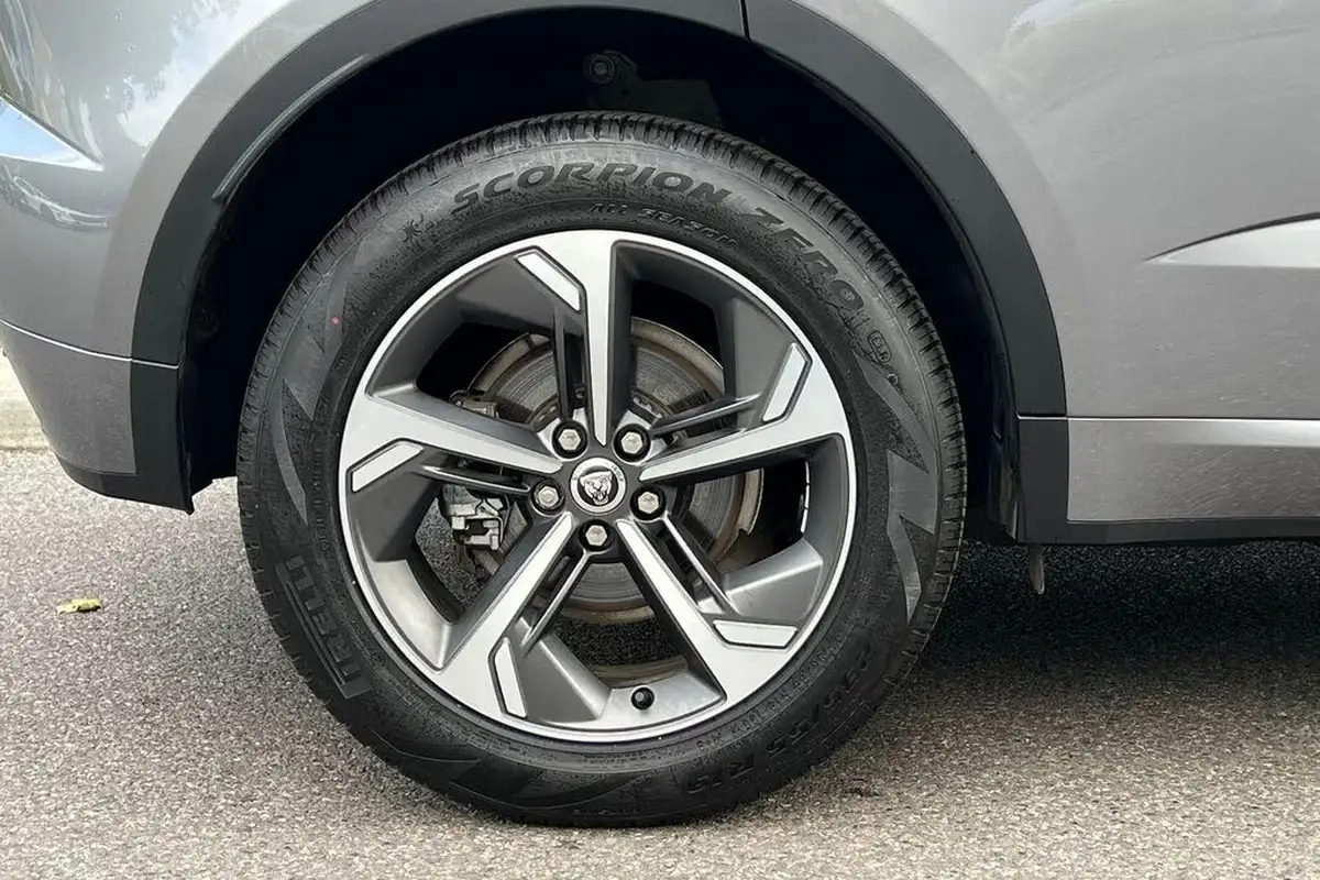 2024-jaguar-e-pace-20-d200-r-dynamic-se-black-big-17