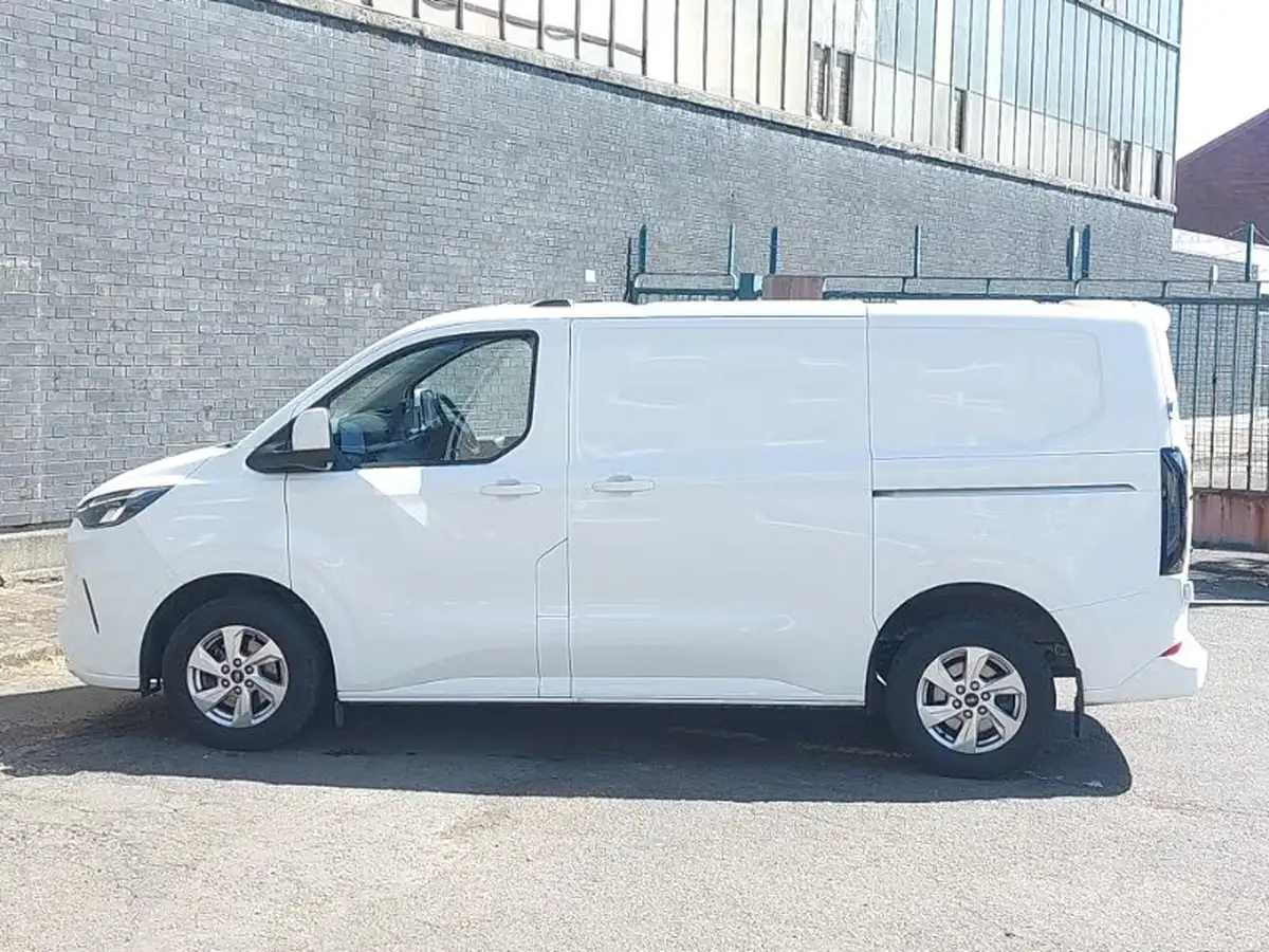 2024-ford-transit-custom-20tdci-280-l1h1-limited-136pseu6e-panel-van-1996cc-big-3